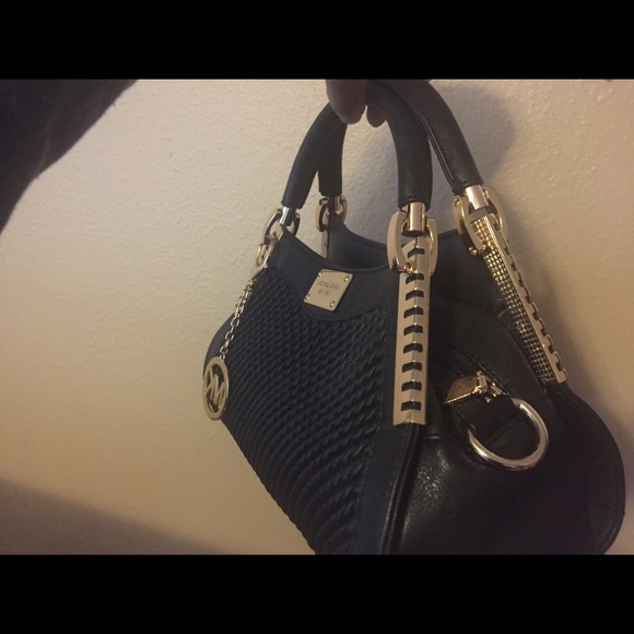 small MK purse - Picture 2 of 4